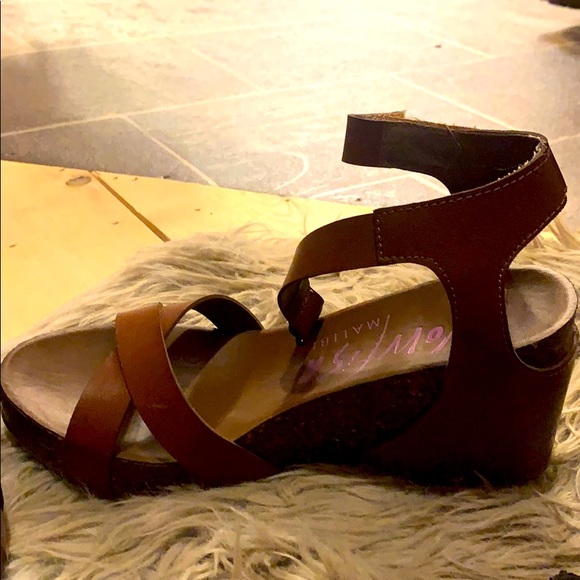 Shoes - Picture 1 of 2